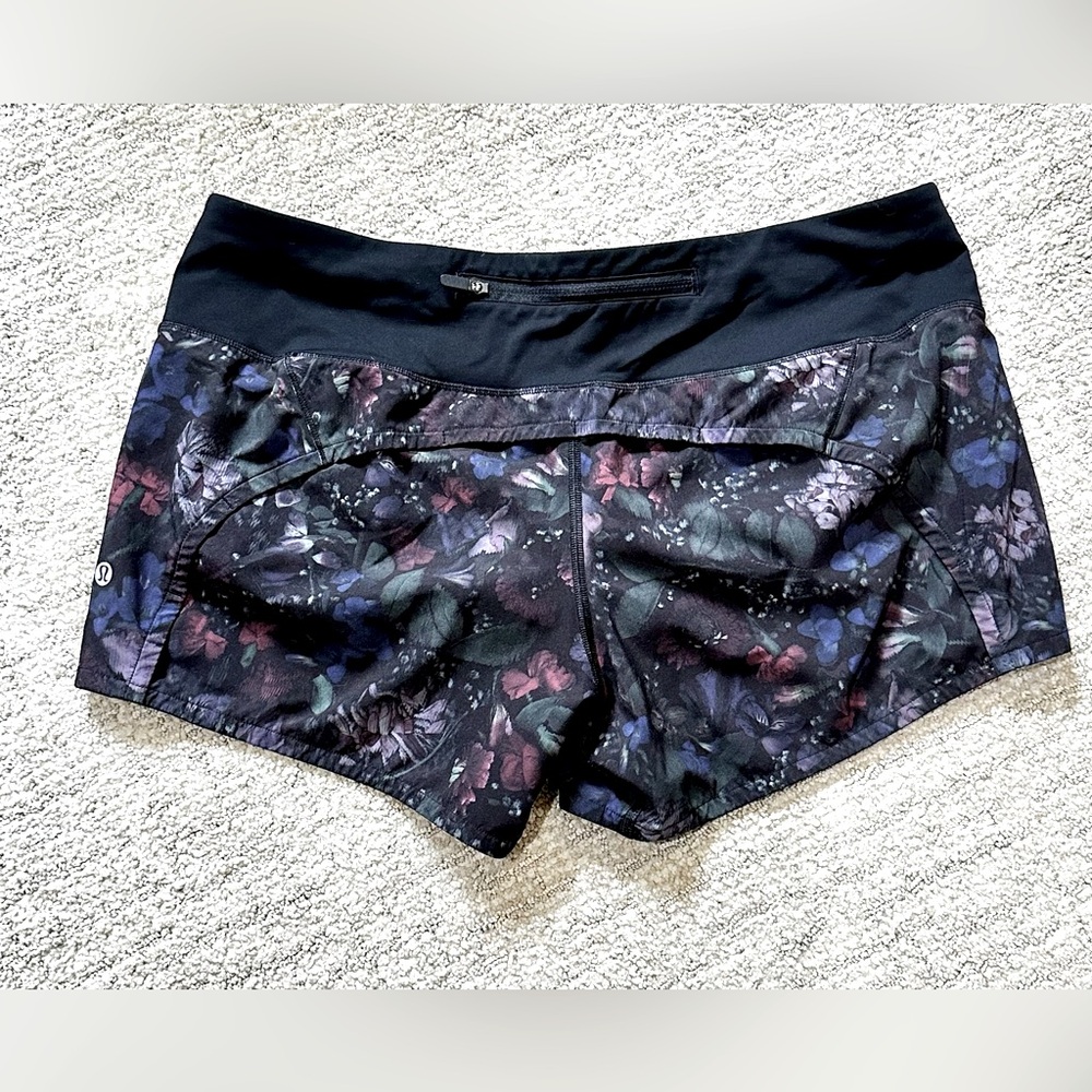 Lululemon Speed Up shorts - Picture 2 of 4